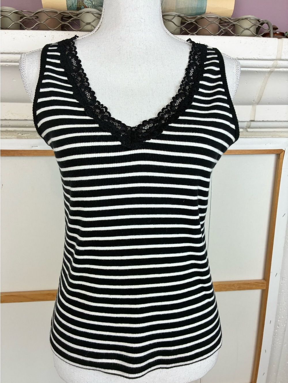 Chicos Black Lace Trimmed V Neck Tank Top